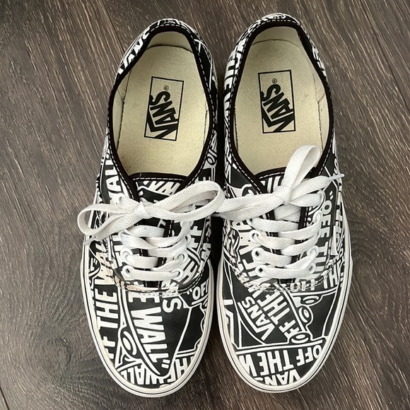 Vans - Picture 3 of 10